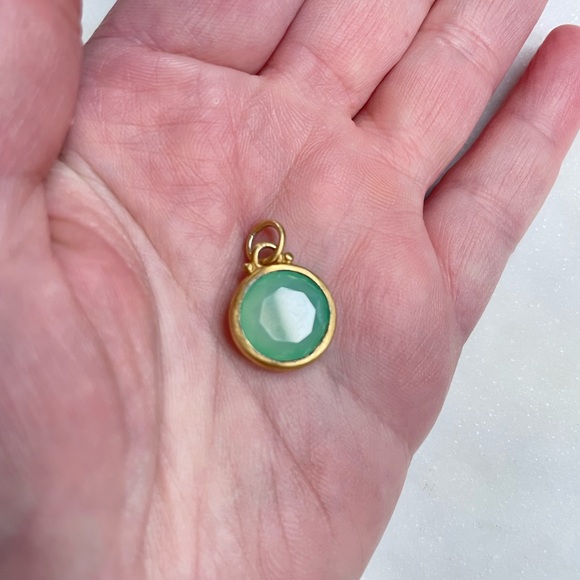 Baroni | Green Chalcedony Charm - Picture 4 of 6